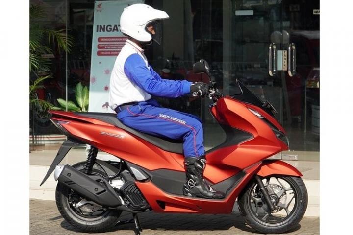 Rahasia Riding Nyaman dengan Motor Matic PCX160